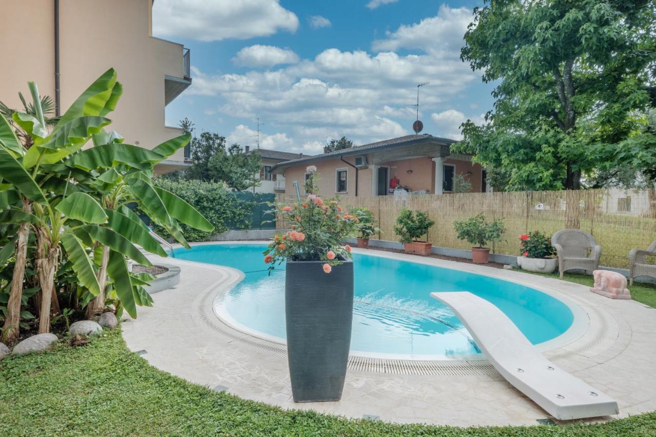 B&B Casa Gaia - Sirmione Buitenkant foto