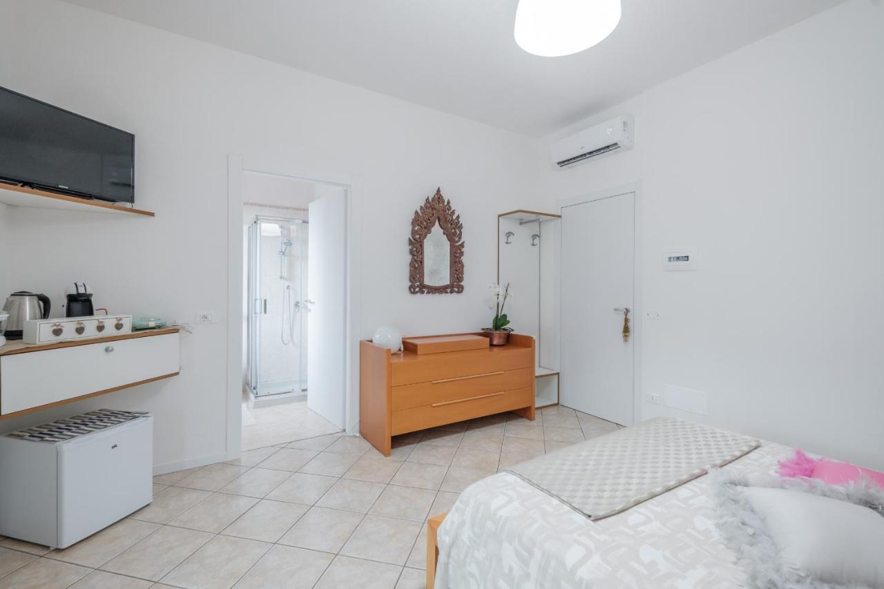 B&B Casa Gaia - Sirmione Buitenkant foto